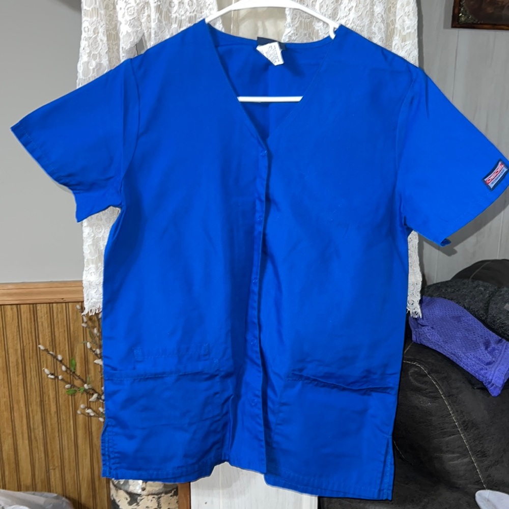 Button down short sleeve scrub top